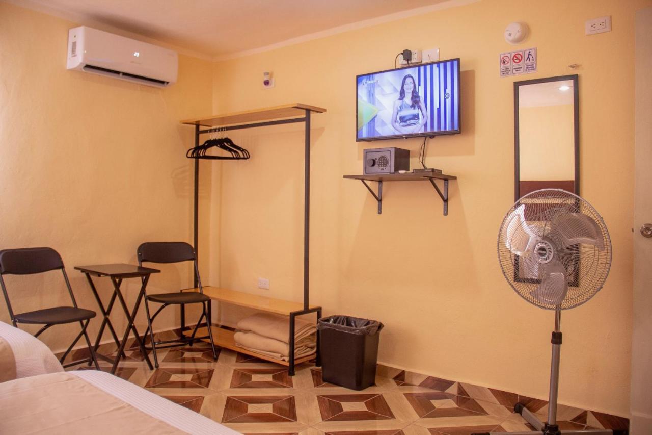 Casa 3 Torres En El Barrio Santiago, Centro. Villa Merida Luaran gambar