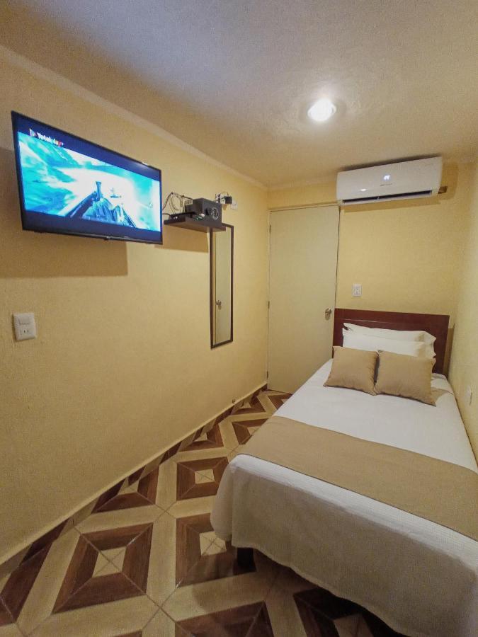 Casa 3 Torres En El Barrio Santiago, Centro. Villa Merida Luaran gambar