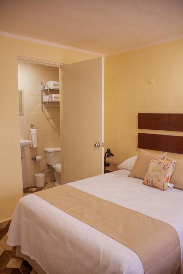 Casa 3 Torres En El Barrio Santiago, Centro. Villa Merida Luaran gambar
